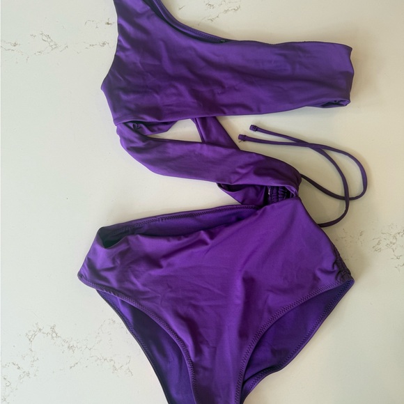 ZARA Asymmetric cut out swimsuit SMALL - Picture 4 of 4